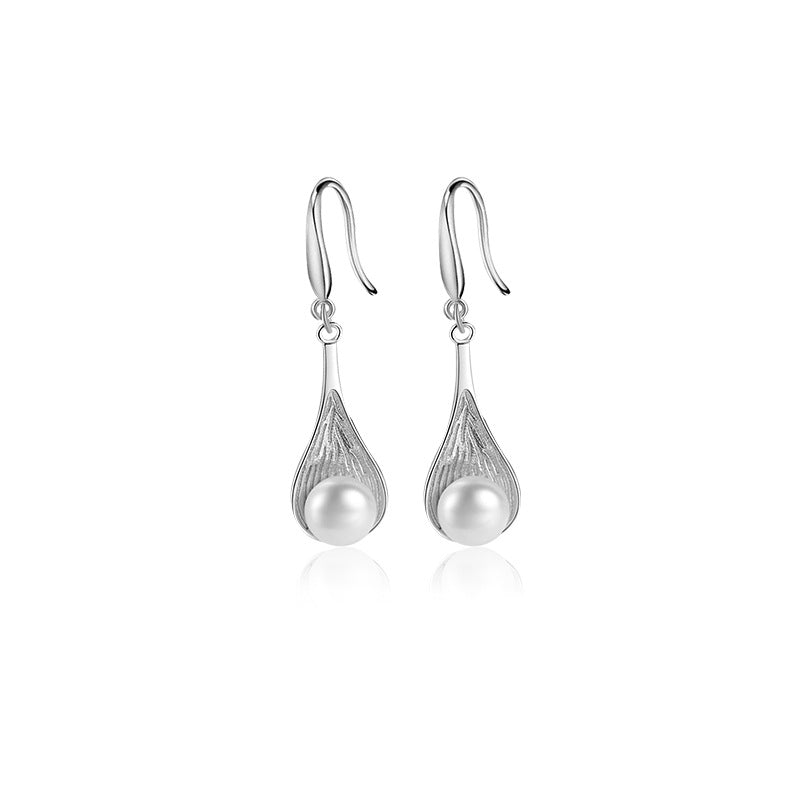 Pearl Pipa Drop Earrings — Minimalist Elegance That Gets Compliments