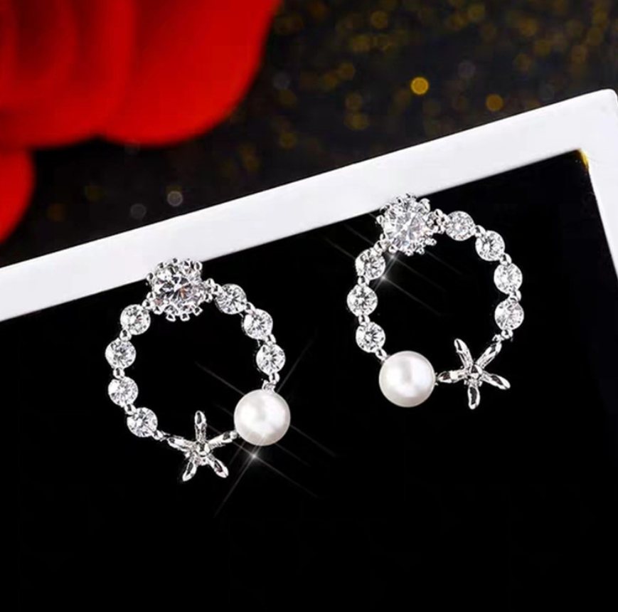 Flower Stud Earrings — Delicate, Gold or Silver, Always Pretty
