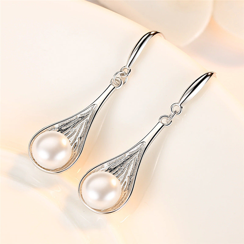 Pearl Pipa Drop Earrings — Minimalist Elegance That Gets Compliments