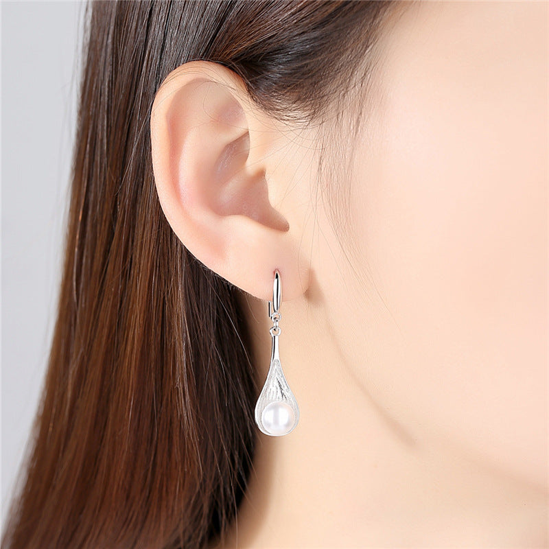 Pearl Pipa Drop Earrings — Minimalist Elegance That Gets Compliments