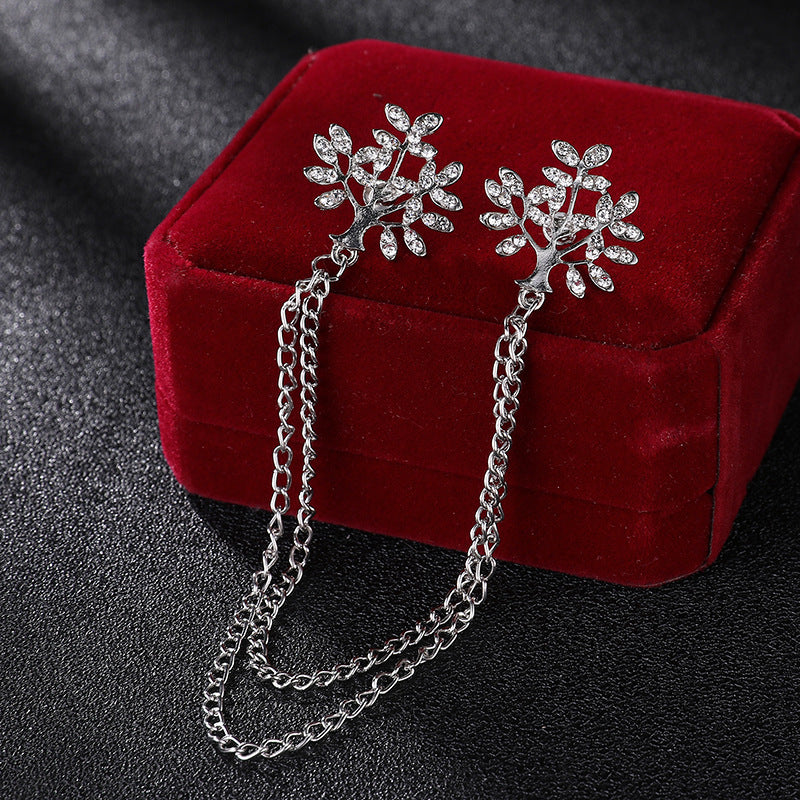 Chain Collar Pin — Sharp Detail for Shirts and Suits