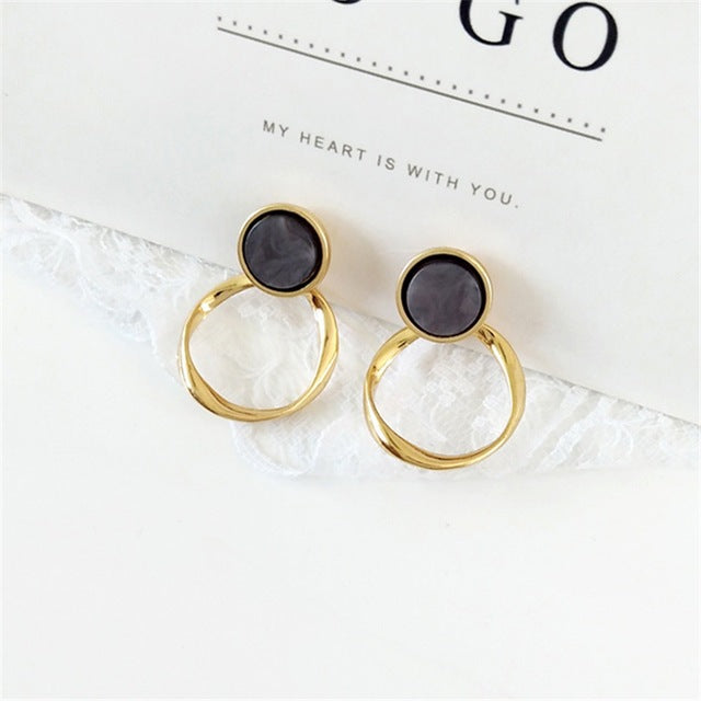 Resin Twist Hoop Earrings — Vintage Vibe, Modern Wear