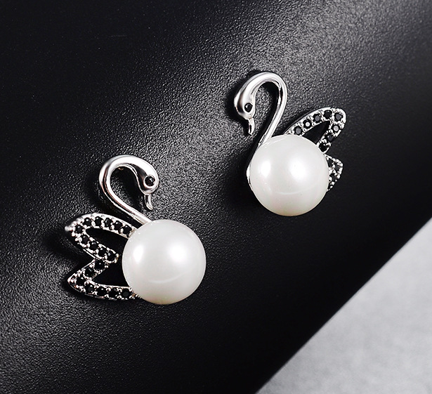 Swan Pearl Stud Earrings — Elegant, Lightweight, and Always Noticed