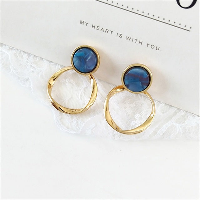 Resin Twist Hoop Earrings — Vintage Vibe, Modern Wear