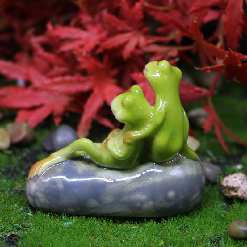 Mini Frog Resin Ornament — Tiny Garden Charm With Big Personality