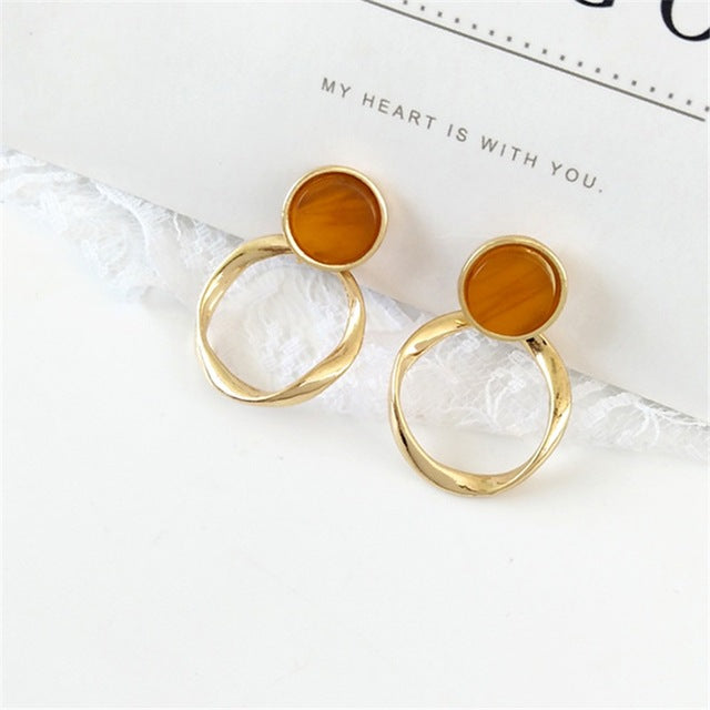 Resin Twist Hoop Earrings — Vintage Vibe, Modern Wear