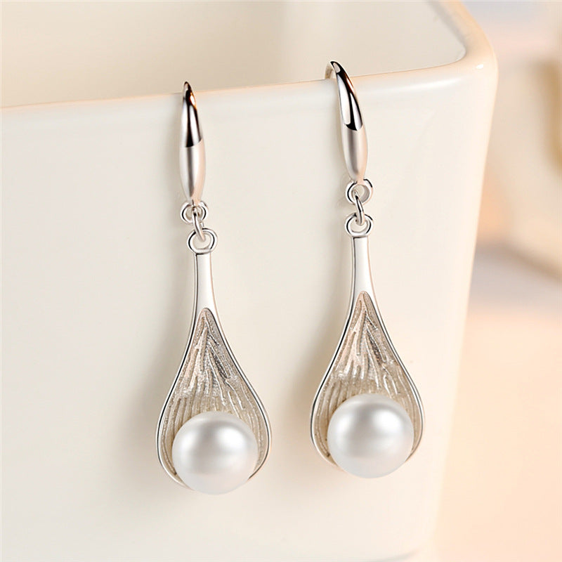 Pearl Pipa Drop Earrings — Minimalist Elegance That Gets Compliments