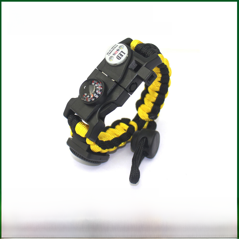 Paracord Bracelet with Fire Starter — Adventure Gear You'll Actually Wear
